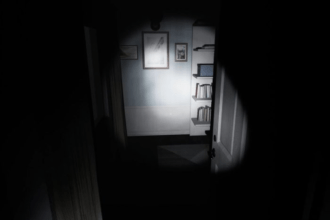 How to use Flashlight in Demonologist